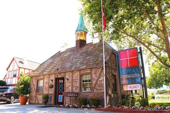 Royal Copenhagen Inn Solvang Exterior photo